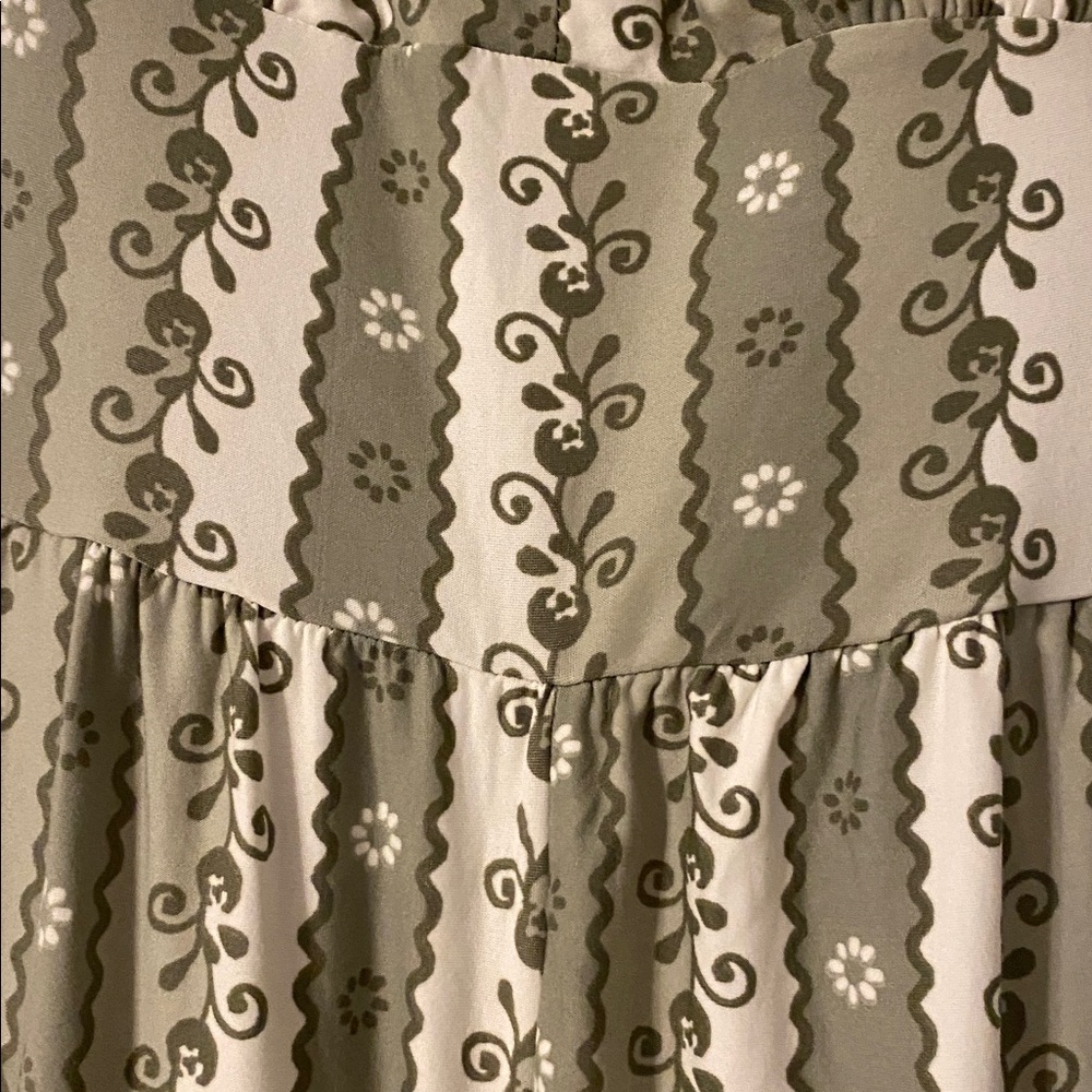 Derek Heart Sage Green and Cream Floral-Stripe Jumpsuit - Picture 6 of 7